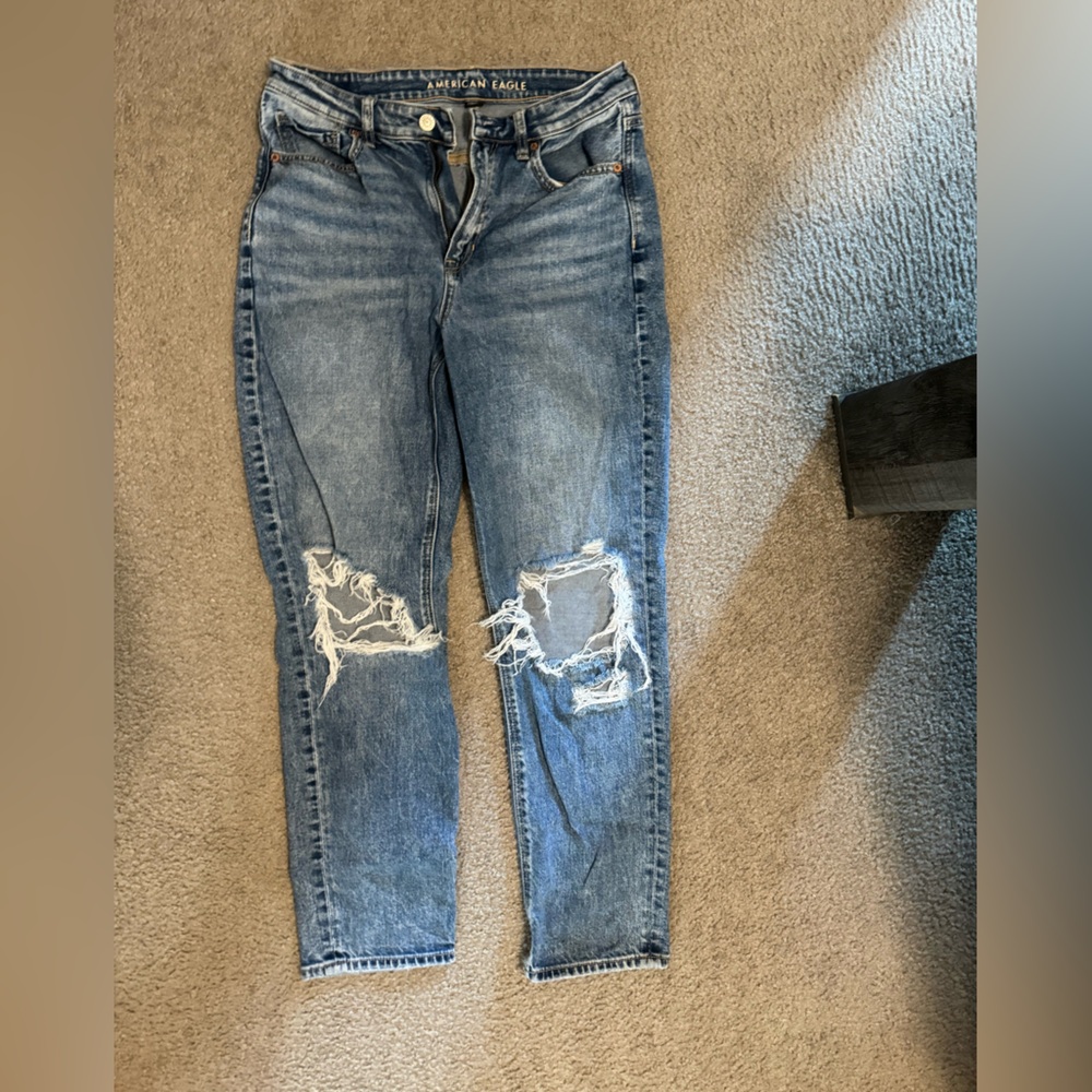 American Eagle Mom Jeans Size 6